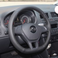 Оплетка на руль из «Premium» экокожи Volkswagen Golf VII 2013-2020 г.в. (для руля без штатной кожи, черная)